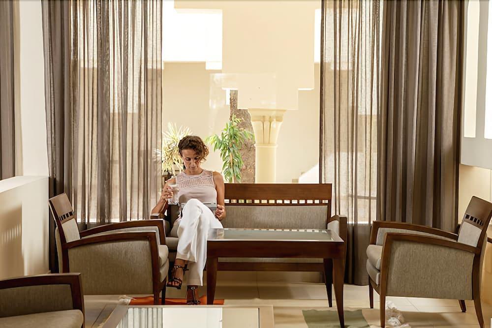 Calimera Delfino Beach Resort & Spa Nabeul Bagian luar foto